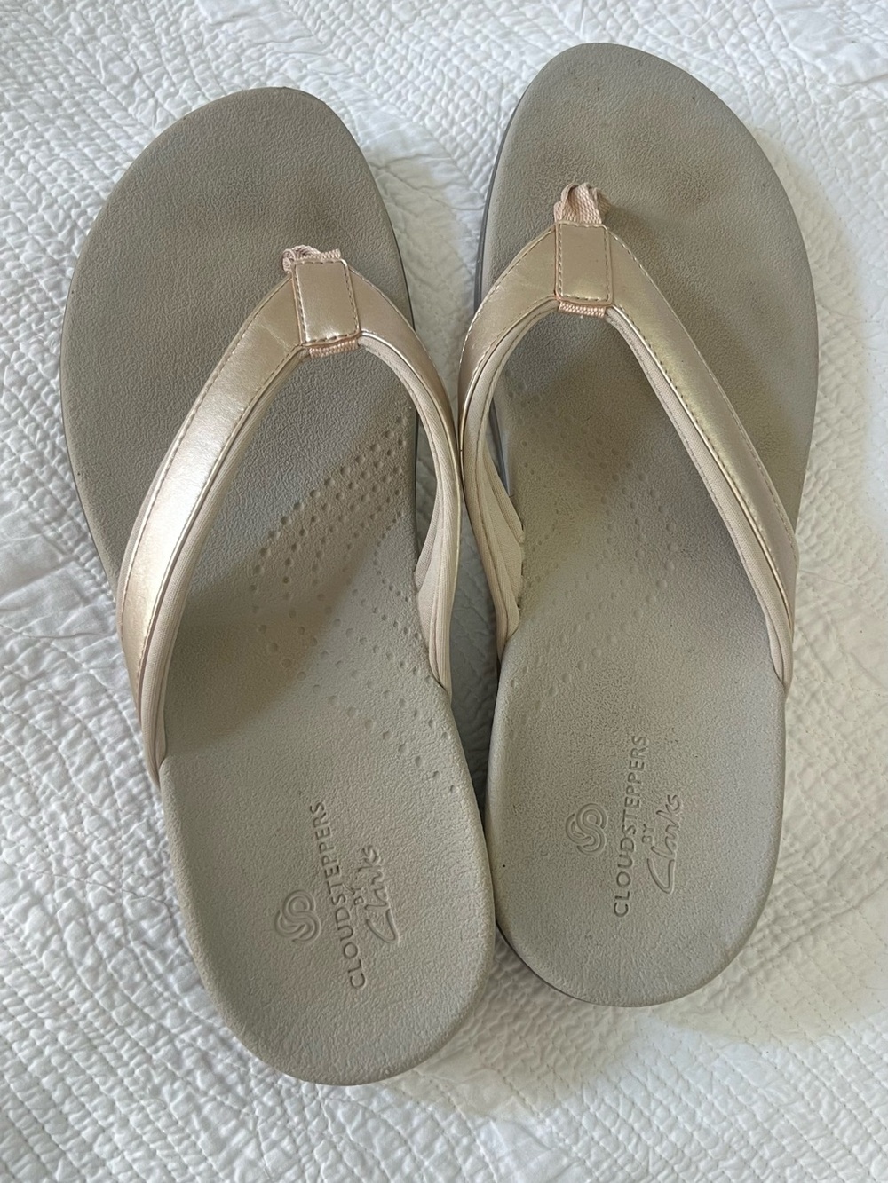 Clarks Metallic Champagne Cloudsteppers Flip Flop Sandals